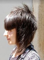 asymetryczne fryzury krótkie - uczesanie damskie zdjęcie numer 47B